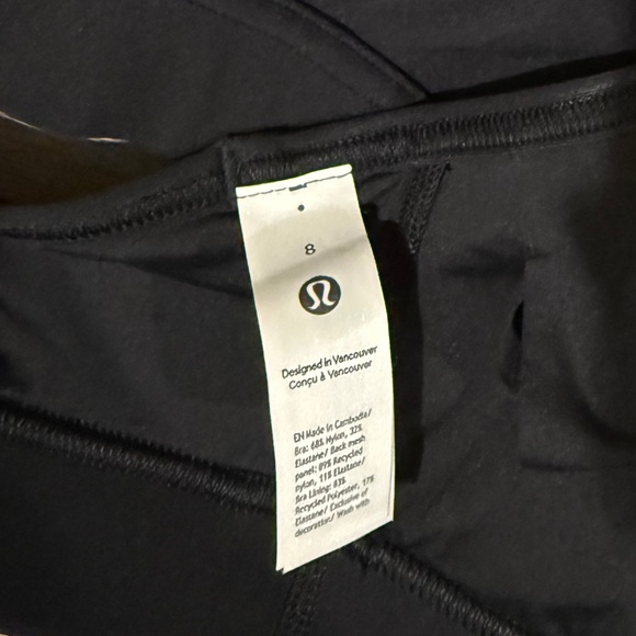 Lululemon Black Flow Y Mid-Support Bra B/C Cup (Size 8) - Picture 6 of 6